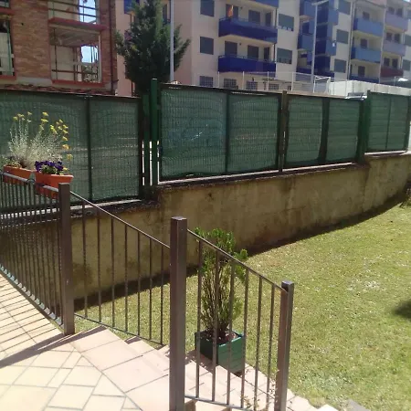 Puerta Al Pirineo Guest house *